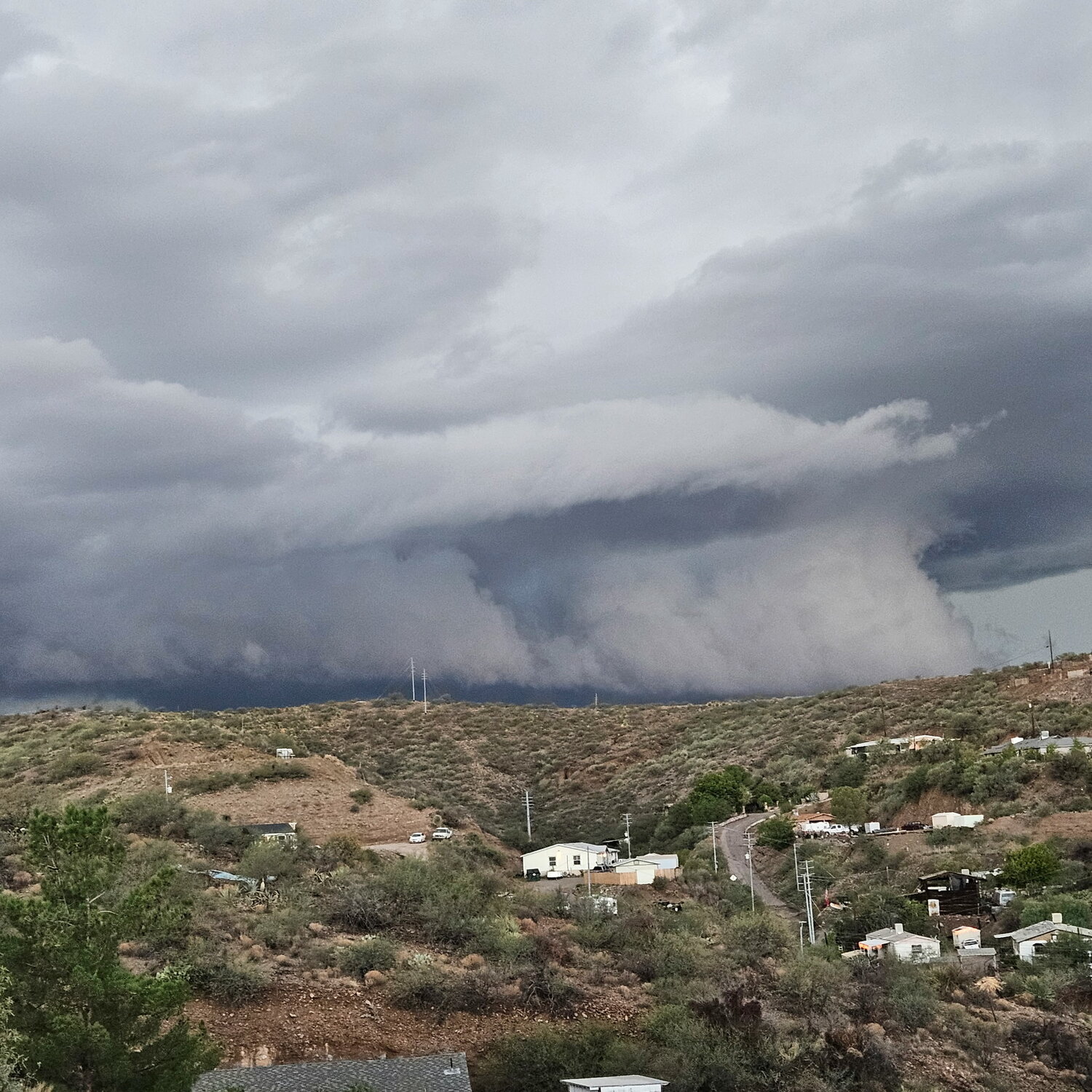 The beginning of a perilous storm - Globe-Miami Times